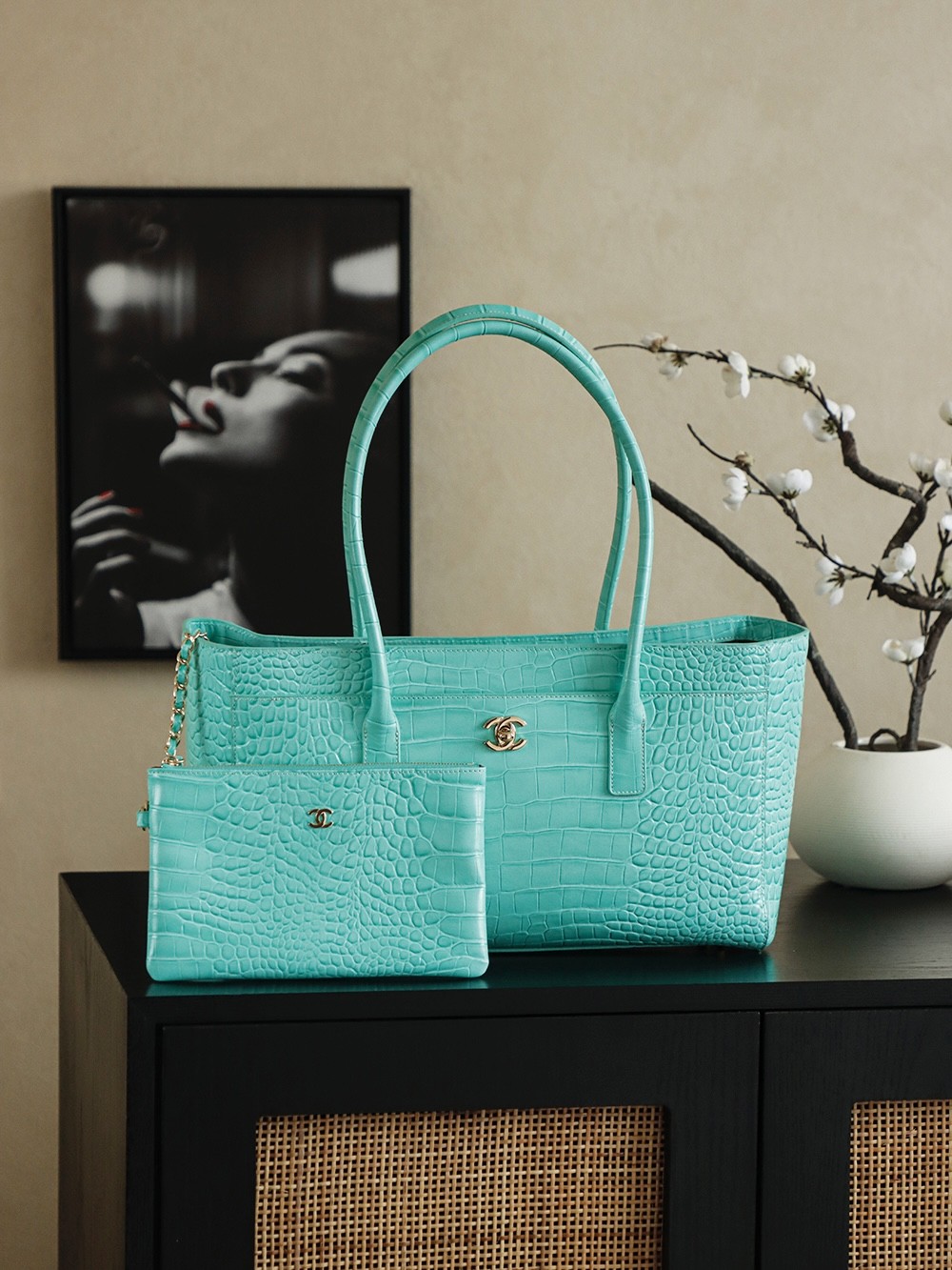 Chanel Spring/Summer 2026 Crocodile-Embossed Leather Handbag Classic Double C Metal Logo Stylish and Elegant Large-Capacity Clutch Bags Bag #195597