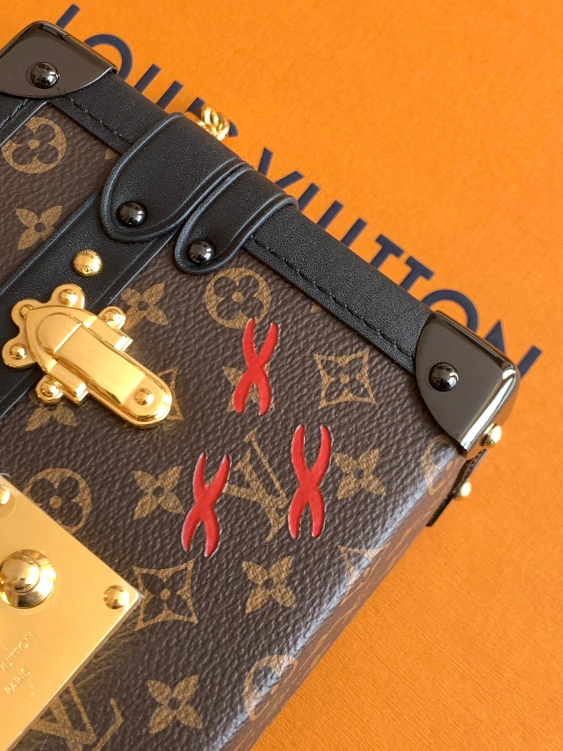 Louis Vuitton PETITE MALLE Women's Brown Letter Print Removable Adjustable Simple Magnetic Clasp Canvas and Leather Trim Box Bag Handbag Shoulder Bags #77526