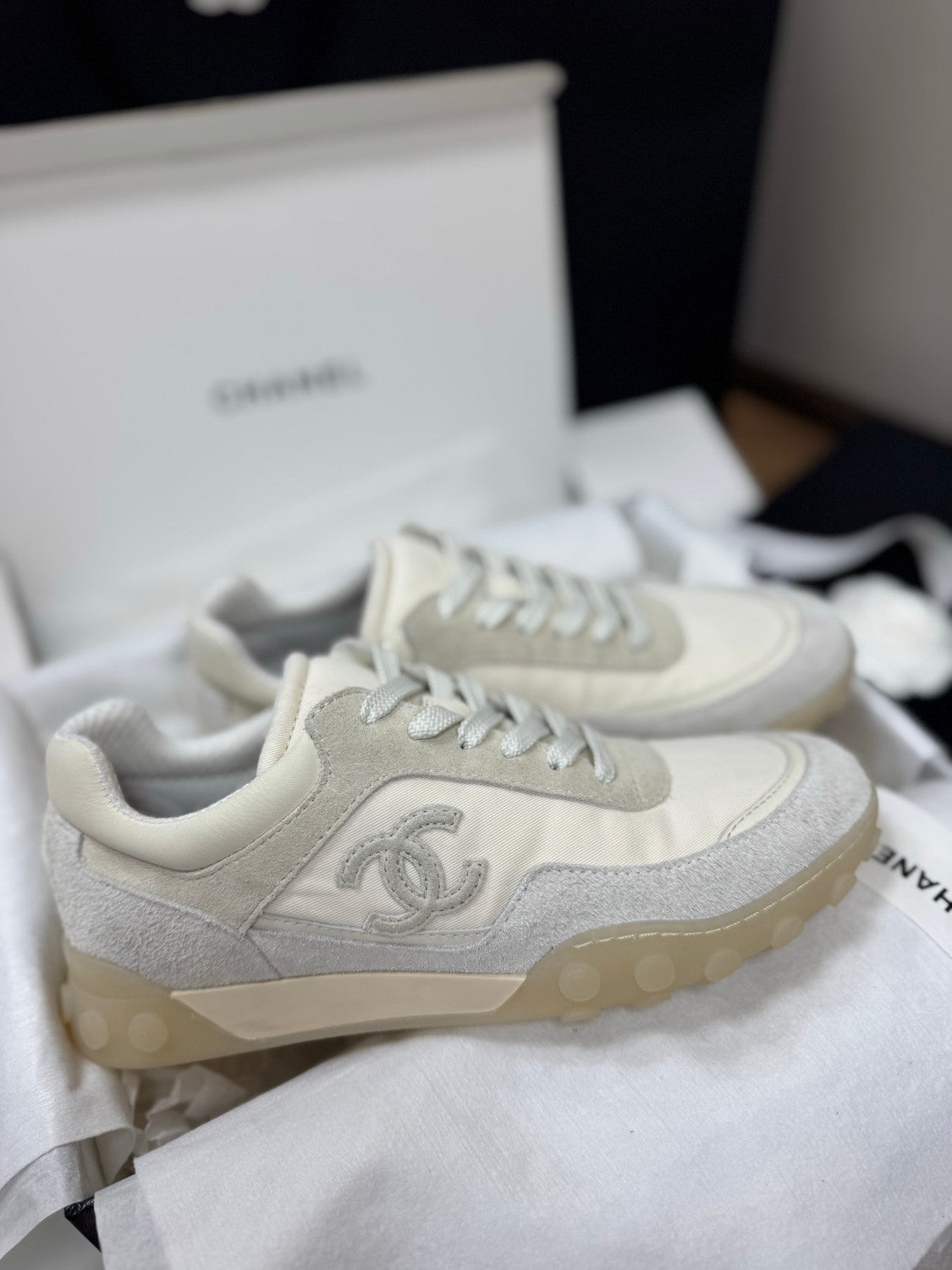 Chanel Sneakers Mixed Fibers Suede Calfskin Calfskin #381284