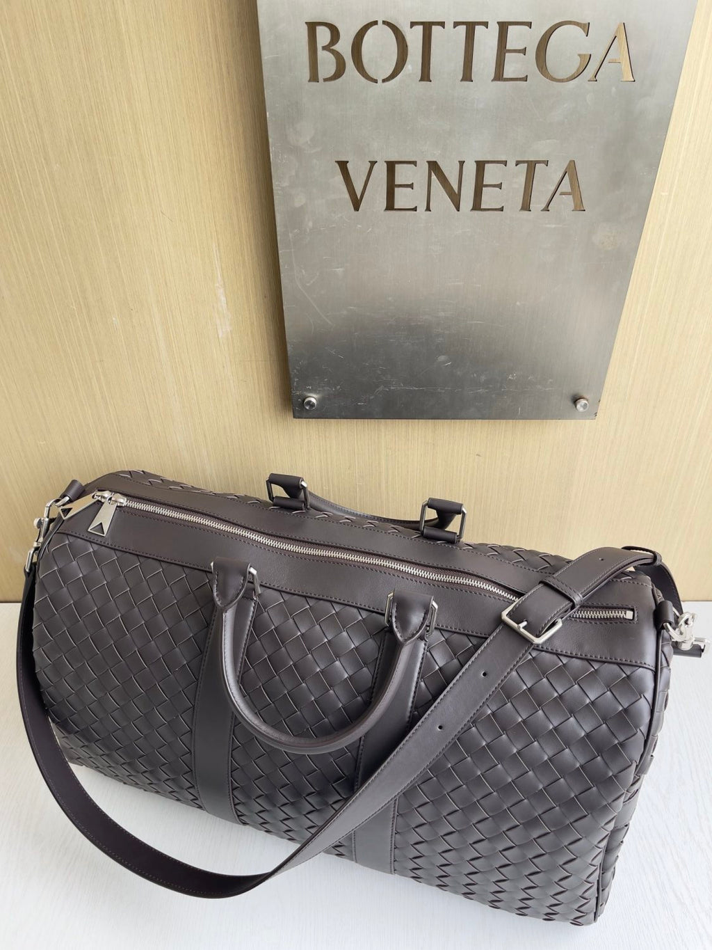 Bottega Veneta Intrecciato Men's Solid Color Adjustable Detachable Shoulder Strap Woven Calfskin Travel Bag #77472