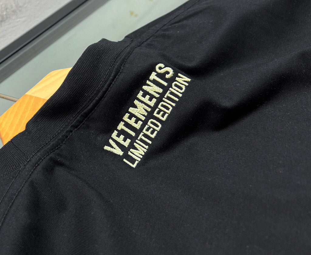Vetements Men's and Women's Summer Letter Logo Printed Solid Colour Drop Shoulder Short Sleeve T-Shirt #99272