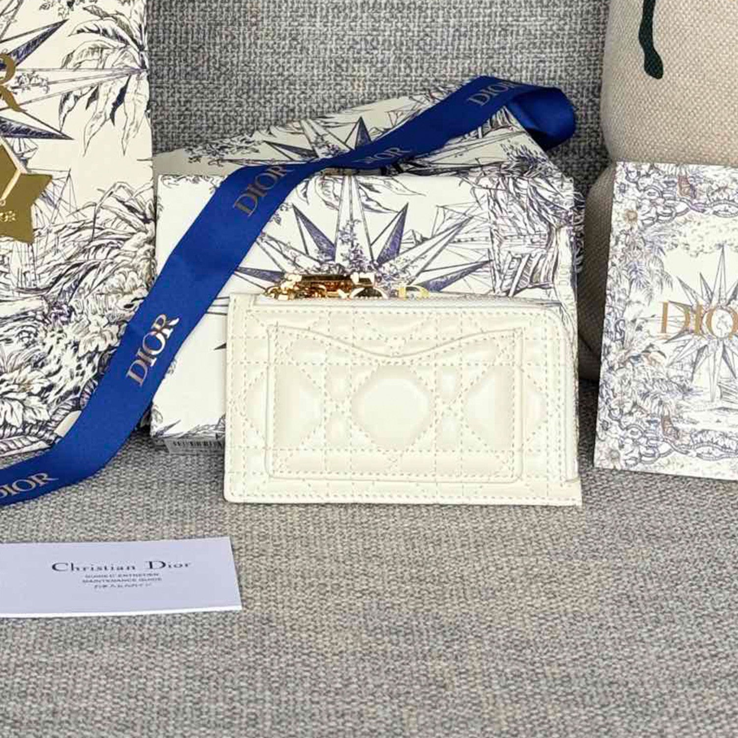 Dior Lady Dior Cosmos Zipped Card Holder Women's Fashion Temperament Logo Solid Colour Metal Decoration Card Case Card Holder Bag Bags S0965ONMJ  #81143