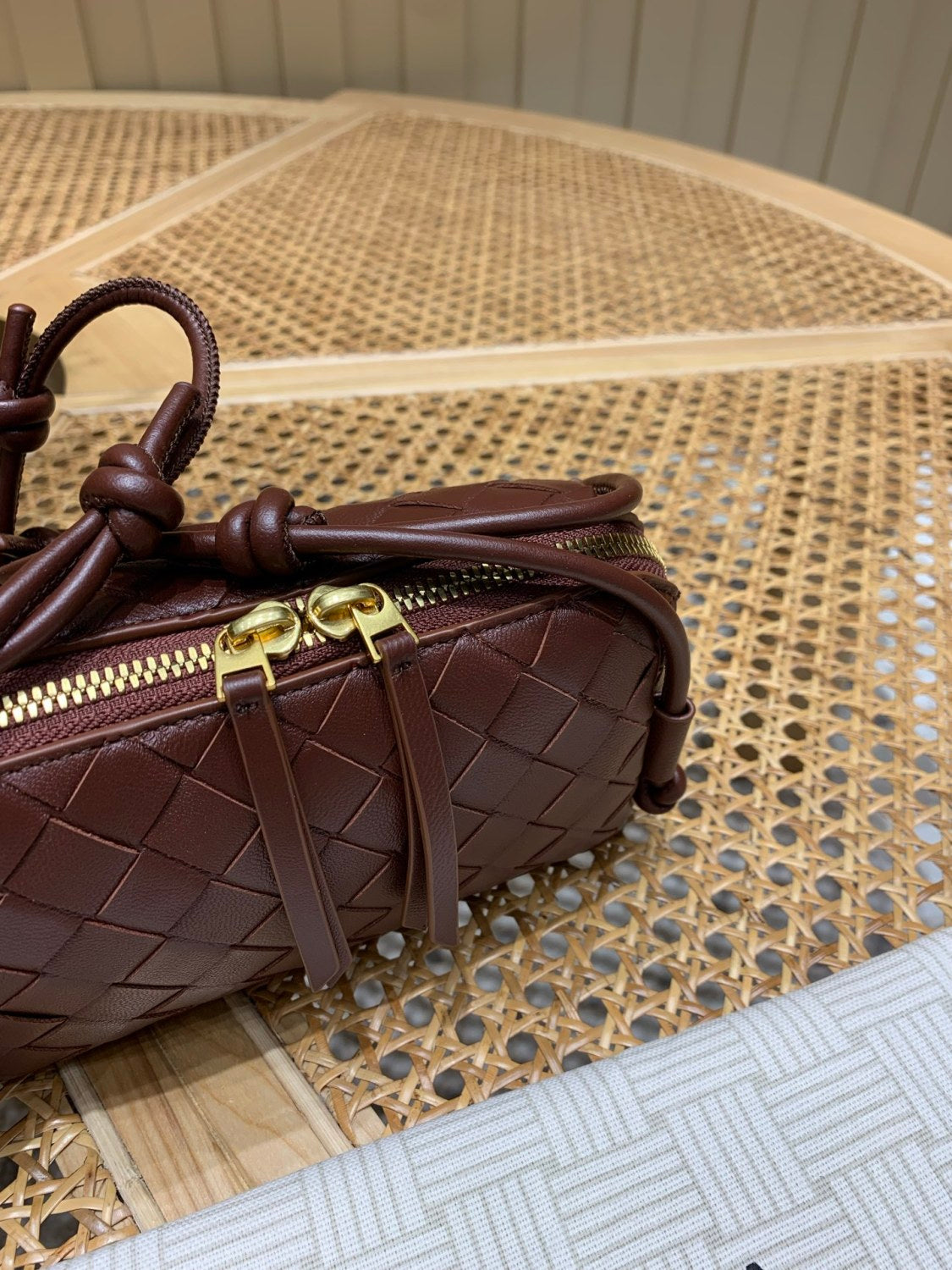 Bottega Veneta Women's Concert Intrecciato Weave Adjustable Tubular Shoulder Strap Sliding Knotted Sheepskin Clutch #332754
