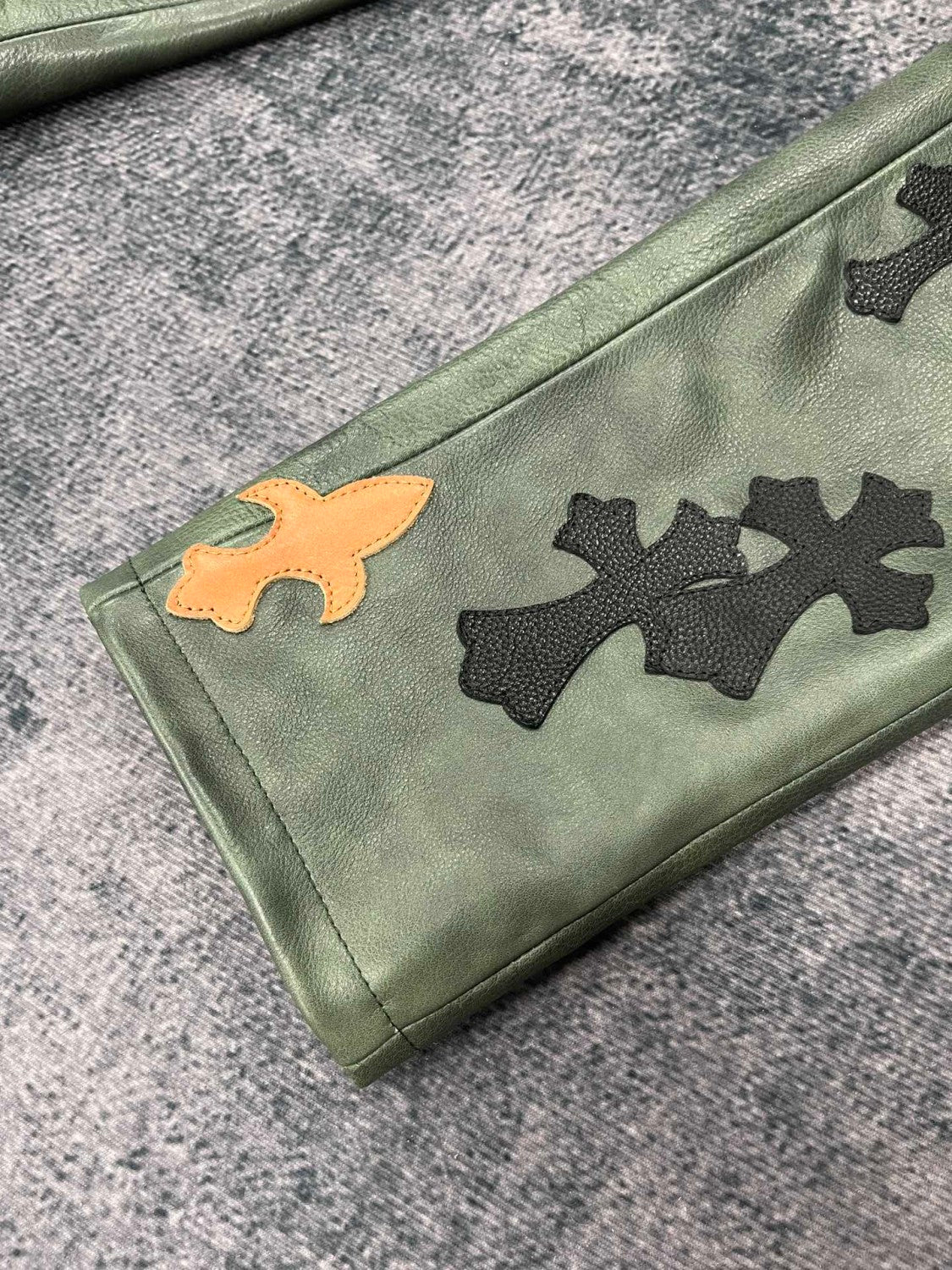 Chrome Hearts Men's Fall/Winter Dark Green Calfskin Leather Patch Embroidered Pants #99894