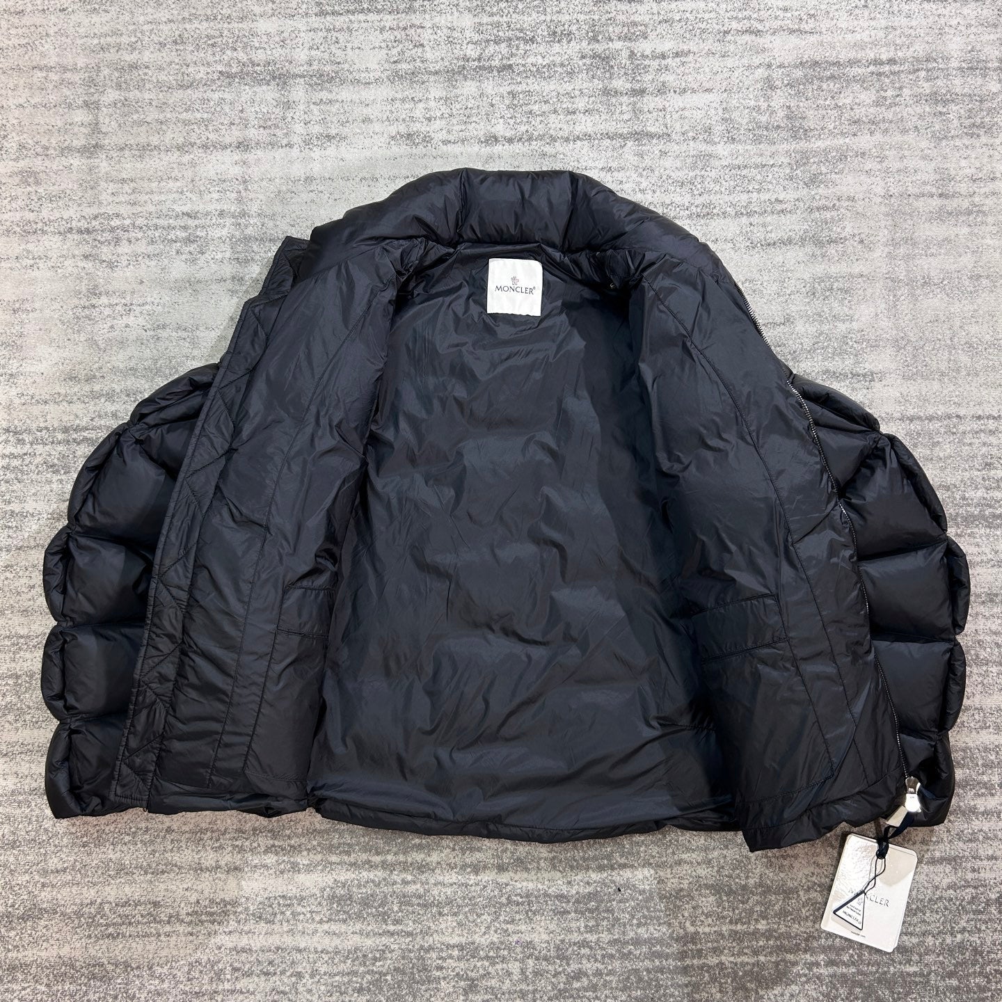 Moncler Dofa Men's and Women's Short Down Jacket Jacket #333938