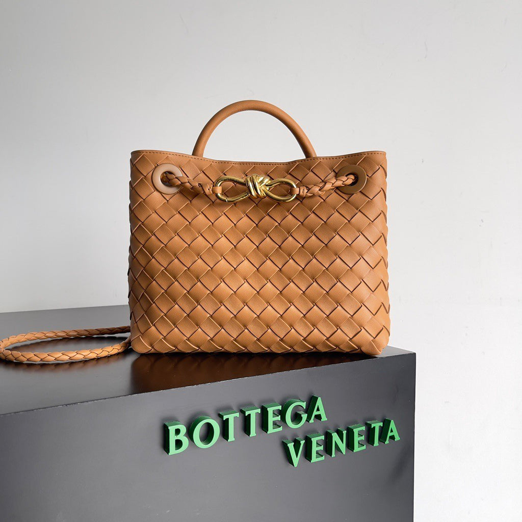 Bottega Veneta Andiamo Leather Woven Square Crossbody Bag Elegant Casual Handbag #194707