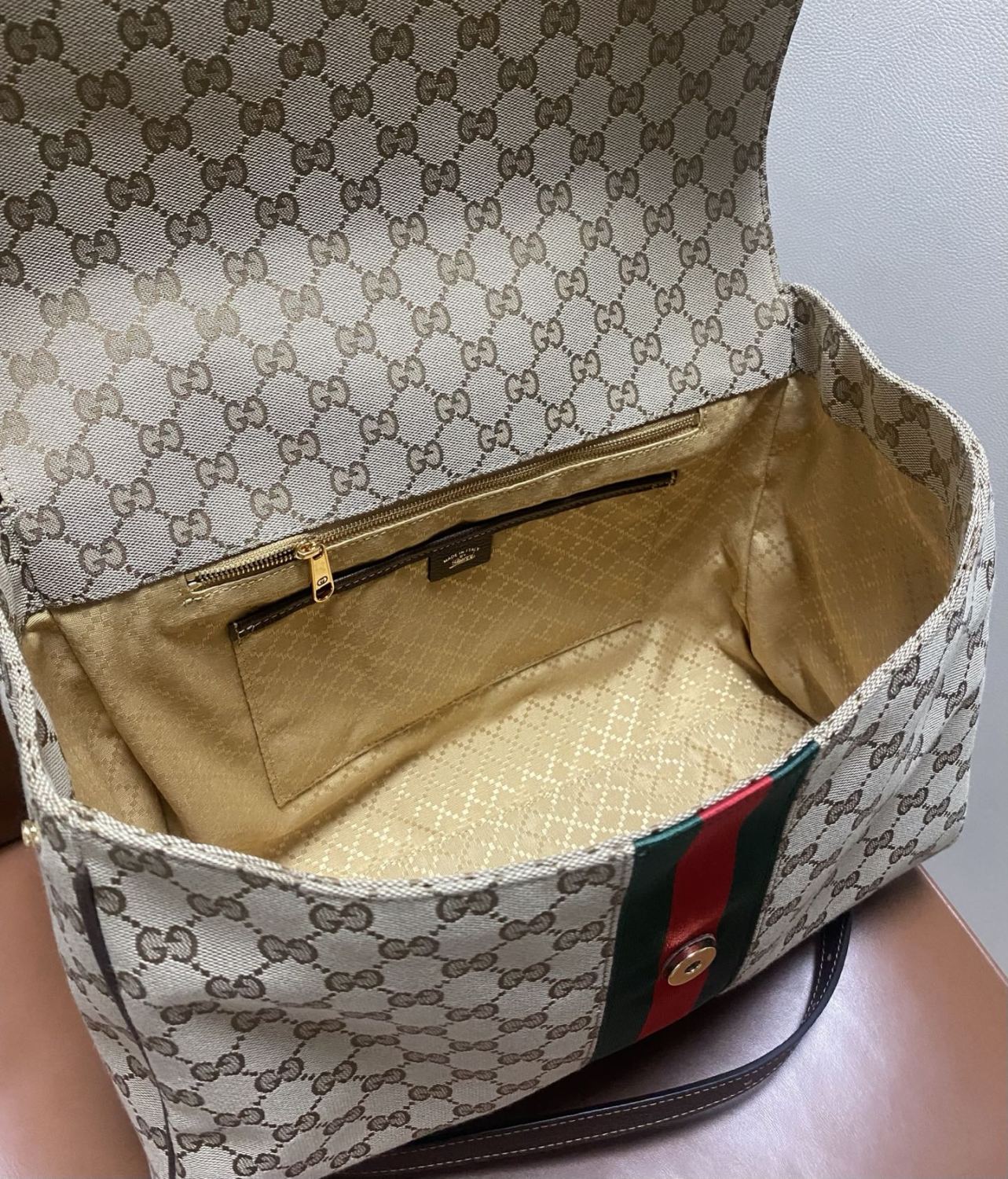 GUCCI Paparazzo Large Top Handle Bag Leather #383704
