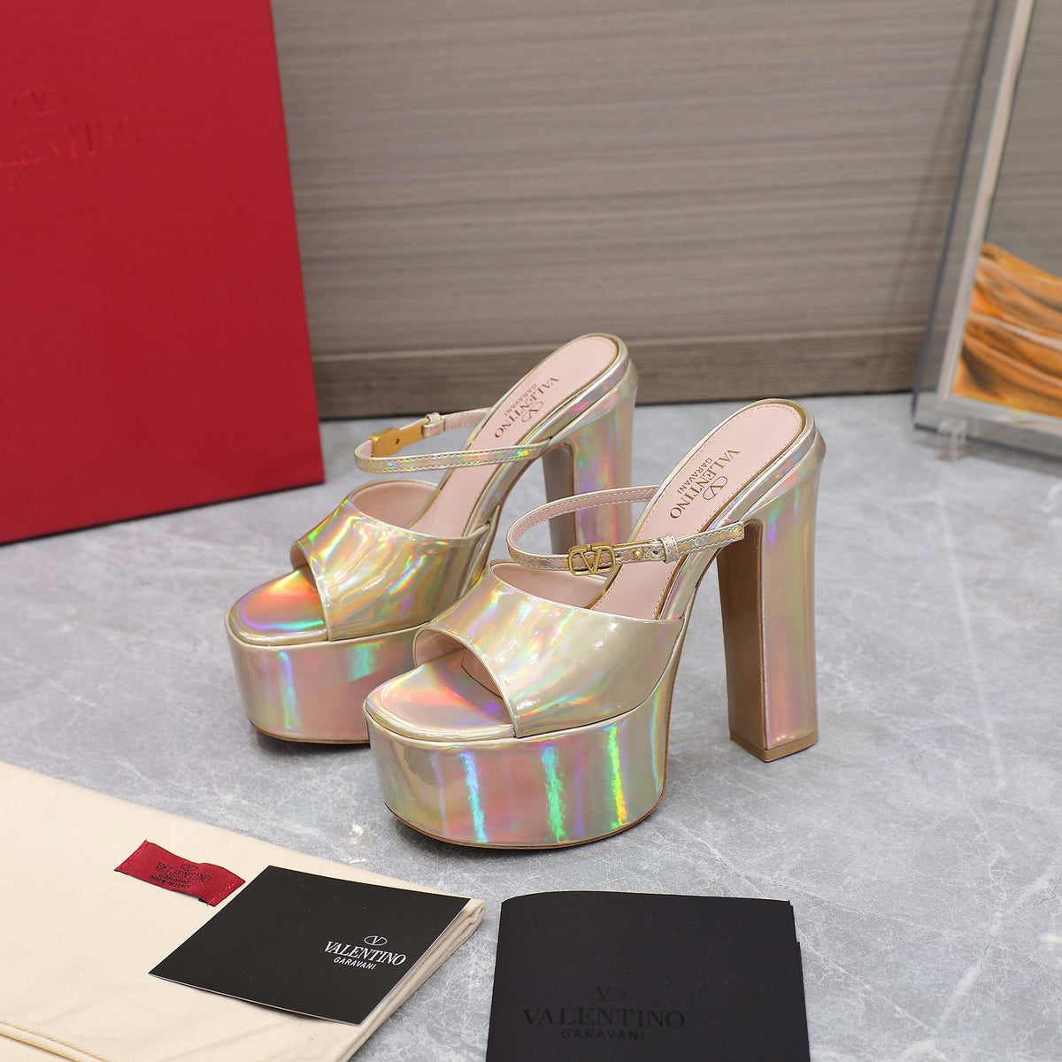 Valentino Spring And Summer Waterproof Platform Patent Leather High Heels Fashion Heightening Sexy Temperament Elegant Slippers Sandals Shoes Waterproof Platform 4cm Heel Height 15.5cm #81145