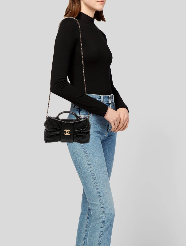Chanel 25k Runway Bow Bag Bow Shaped Stylish And Unique Available In Medium And Small Sizes Bag Bags #197476