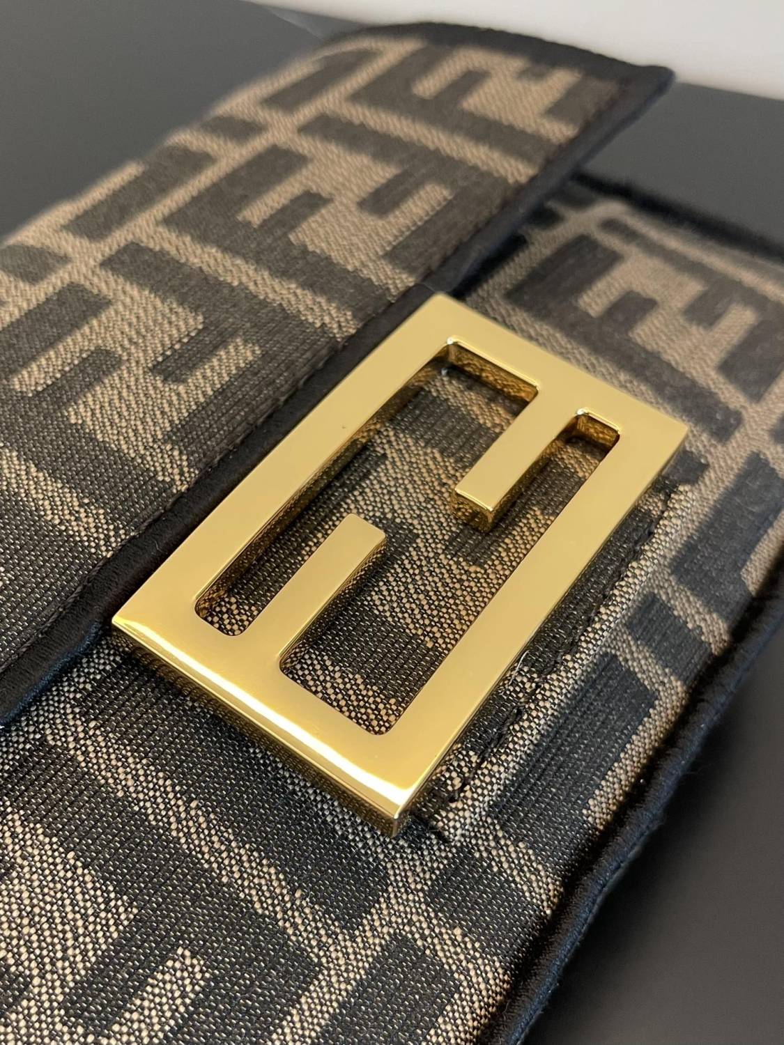 FENDI  Baguette Handbags #381872