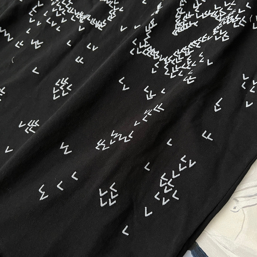 Louis Vuitton Black Embroidered Loose Fitting Short Sleeved T-shirt #21553