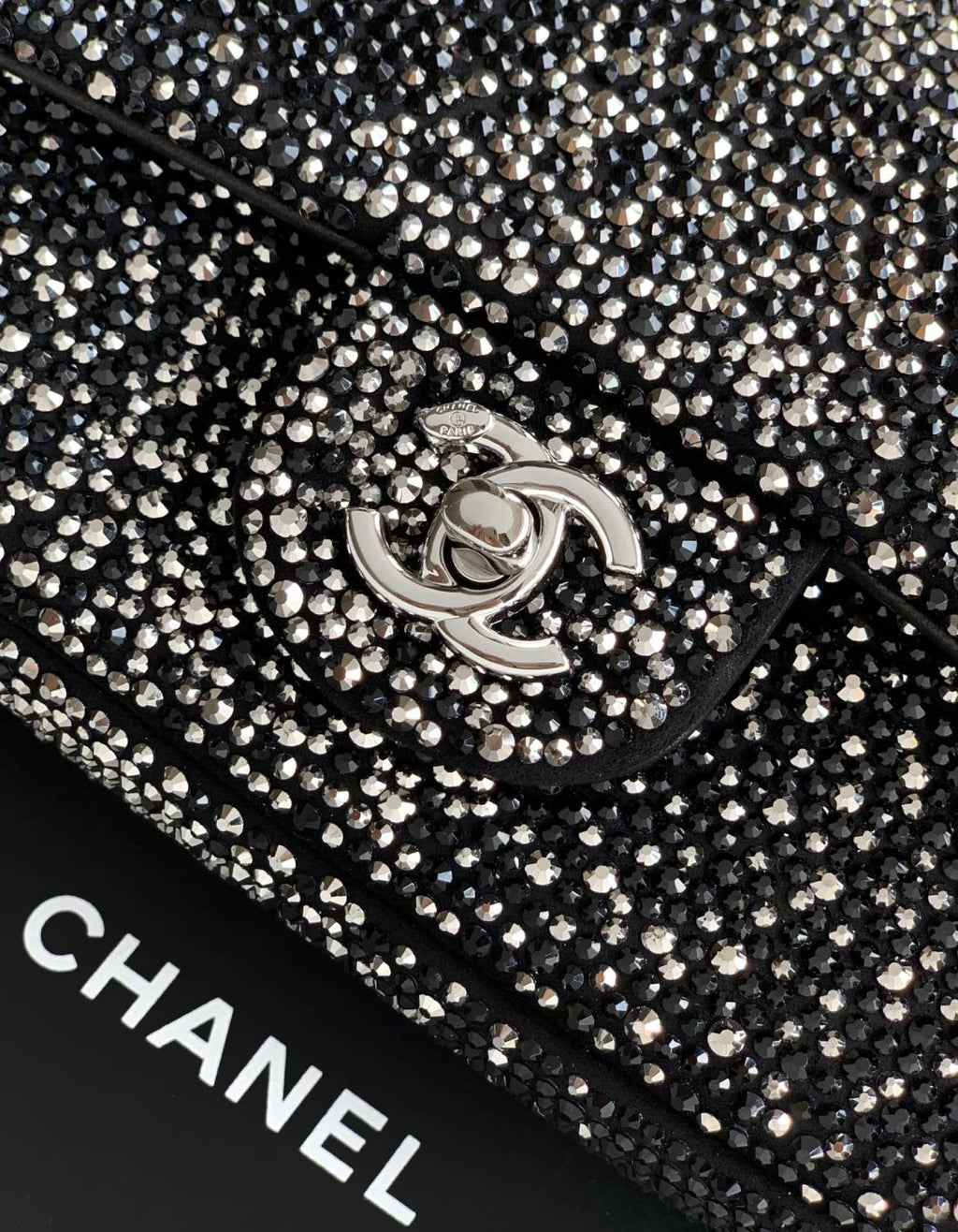 Chanel Women's Full-Diamond Logo Single-Shoulder Crossbody Bag Casual Solid-Color Chain-Strap Flip-Top Rotating Closure Handbag Bag Bags #81562