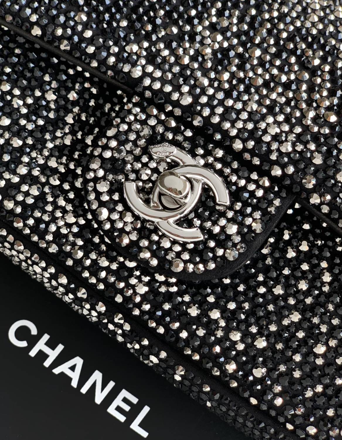 Chanel Women's Full-Diamond Logo Single-Shoulder Crossbody Bag Casual Solid-Color Chain-Strap Flip-Top Rotating Closure Handbag Bag Bags #81562