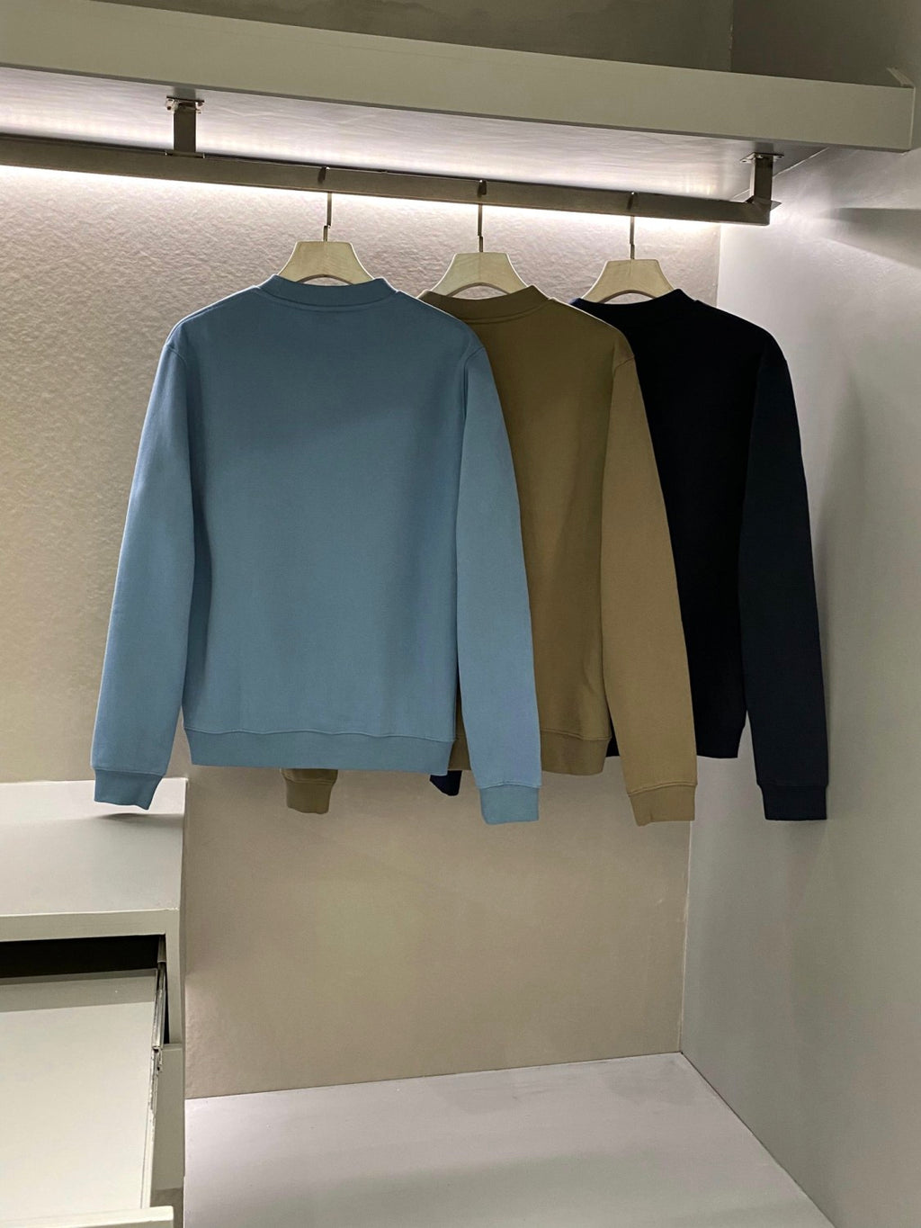 Dior Men's Spring and Autumn Solid Color Embroidery Letter Logo Round Neck Cotton Long Sleeve Sweatshirt Pullover #72911