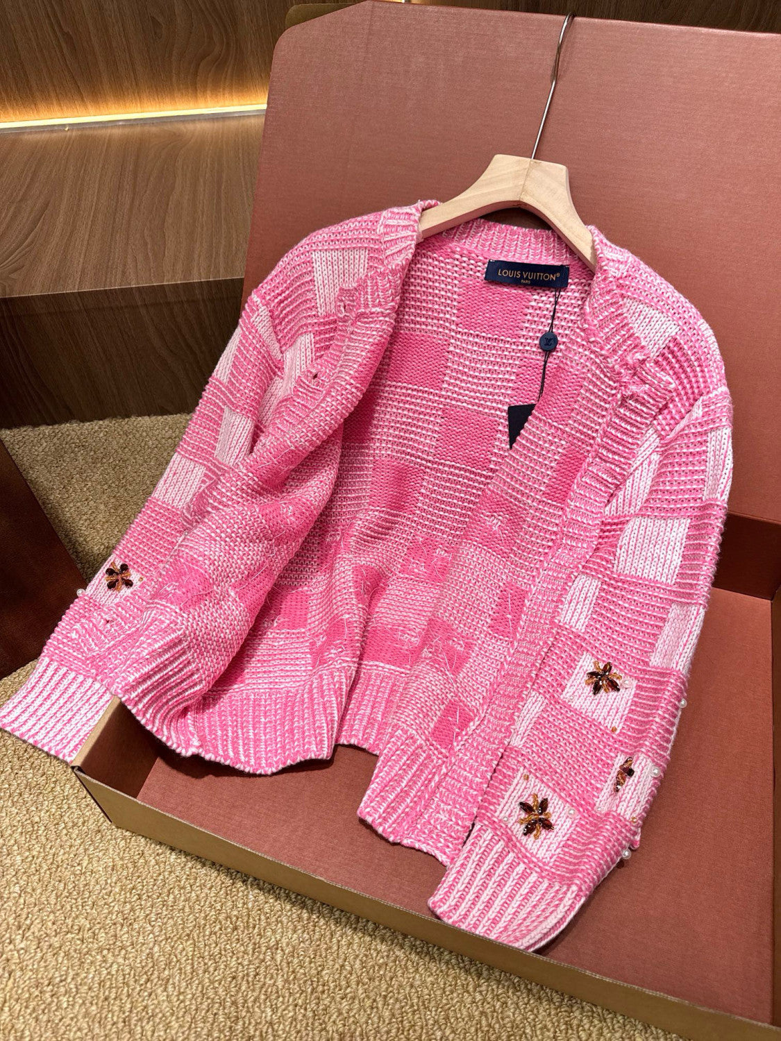 Louis Vuitton DAMIER Men's And Women's Spring/fall Fashion Casual Crew Neck Single-button Checkered Pattern Sweater With Delicate Floral Embroidery Details Knit Cardigan #79247