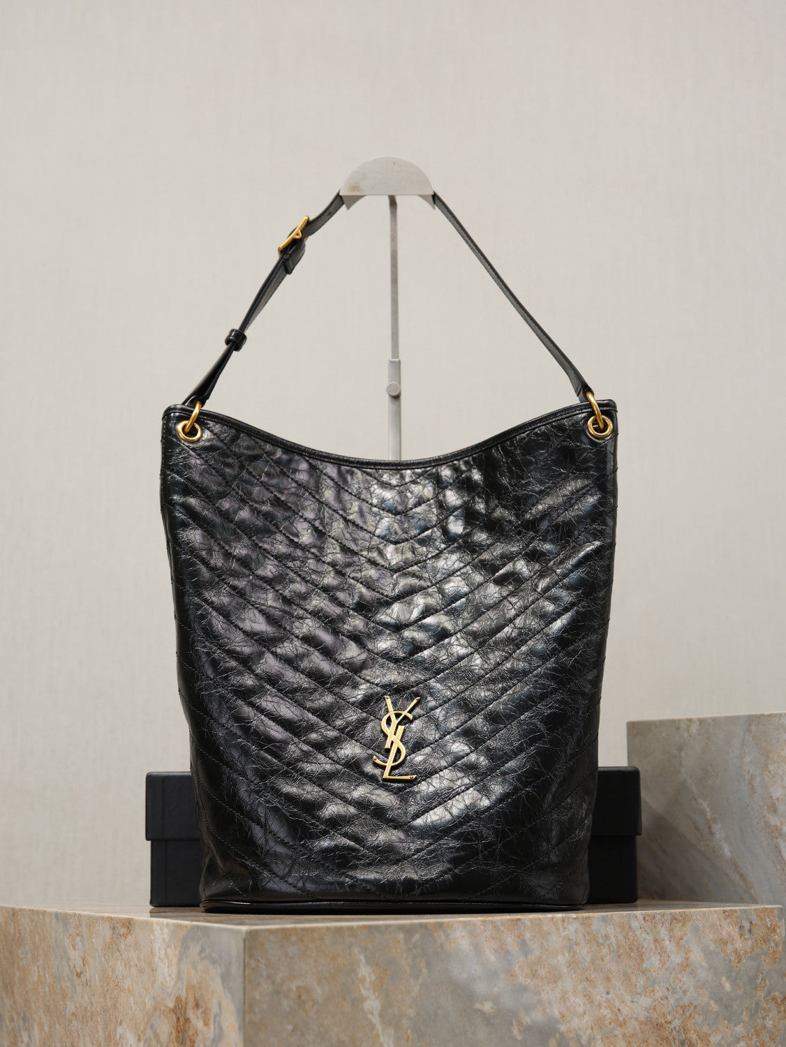 Saint Laurent NIKI Supple Bucket in Suede in Brown #337074