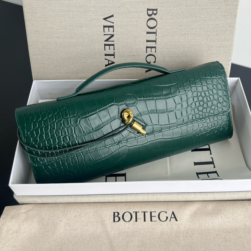 Bottega Veneta Andiamo Women's Solid Color Crocodile Leather Clutch Bag With Metal Clip Closure Bags #75797