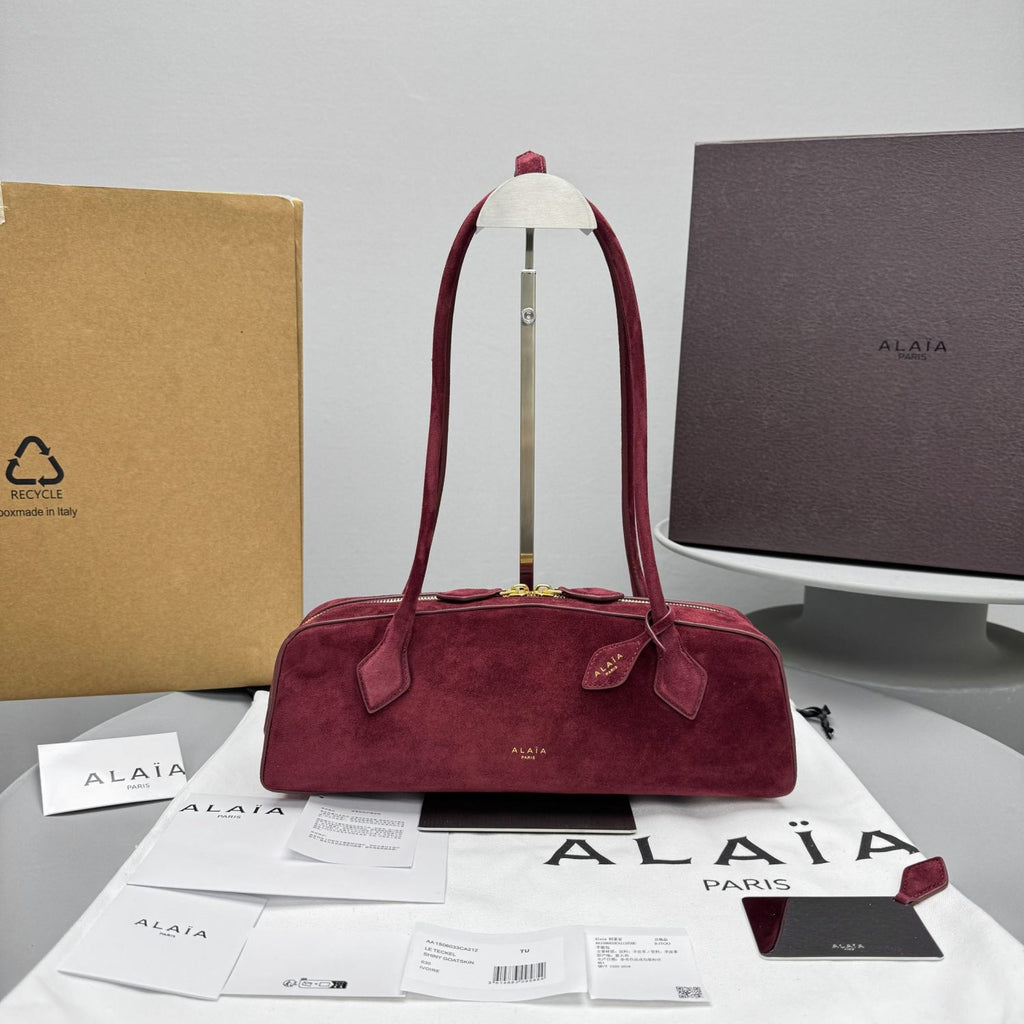 Alaïa Raspberry Le Teckel Medium Bag in Nubuck #320545
