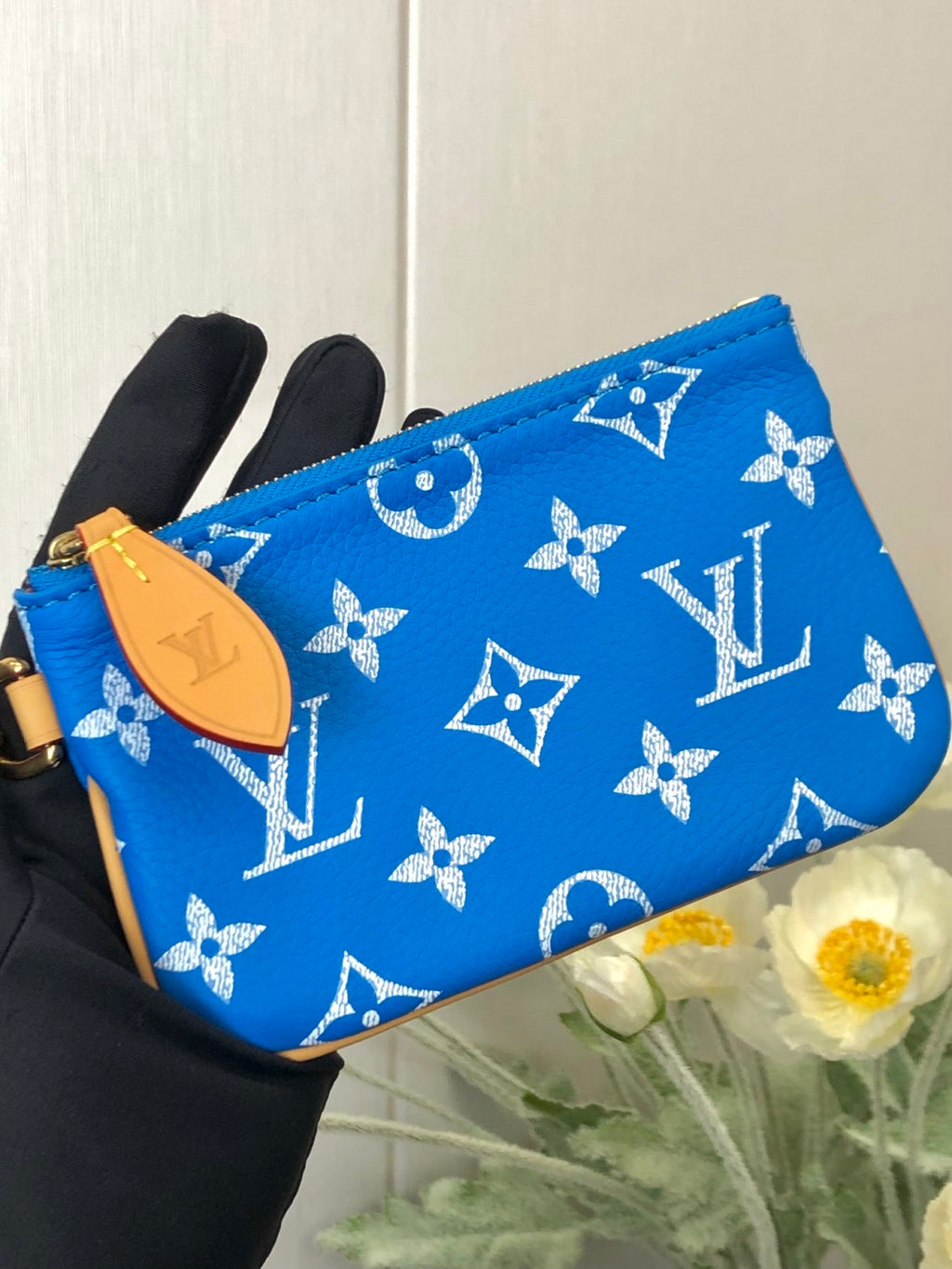 Louis Vuitton Women's Fashion Classic Sapphire Blue Logo Zipper Closure Leather Shoulder Bag Handbags In Small Medium And Large Sizes Crossbody Bag Bags #78656
