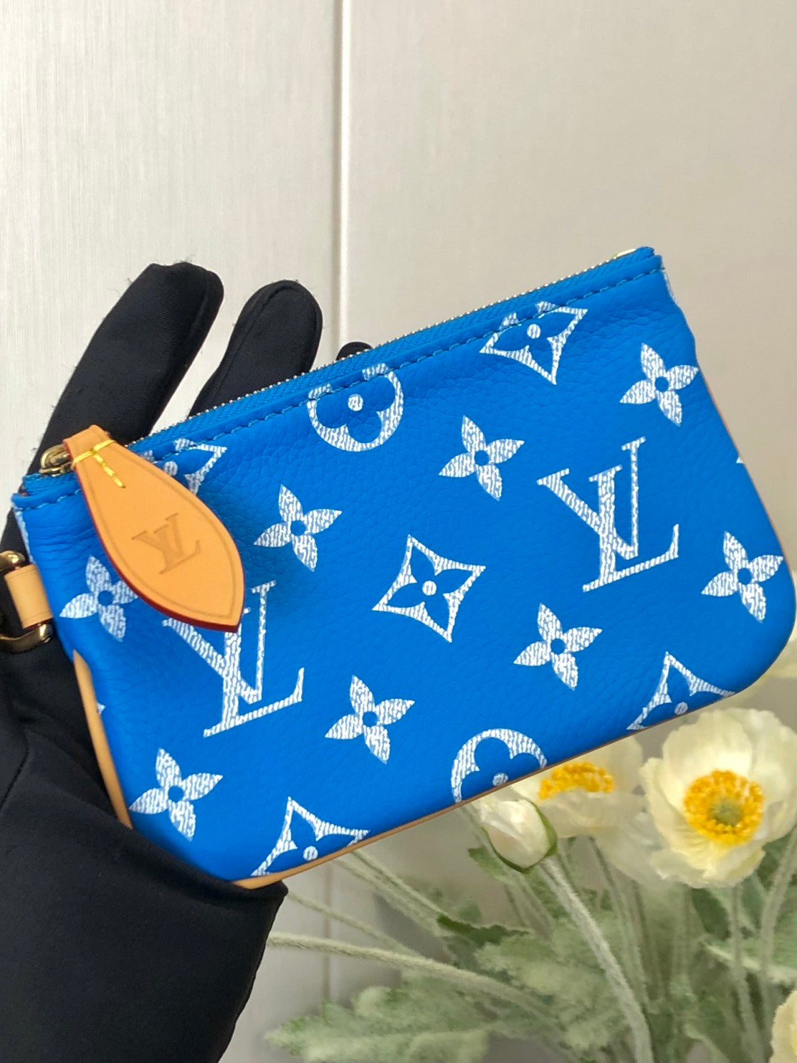 Louis Vuitton Women's Fashion Classic Sapphire Blue Logo Zipper Closure Leather Shoulder Bag Handbags In Small Medium And Large Sizes Crossbody Bag Bags #78656