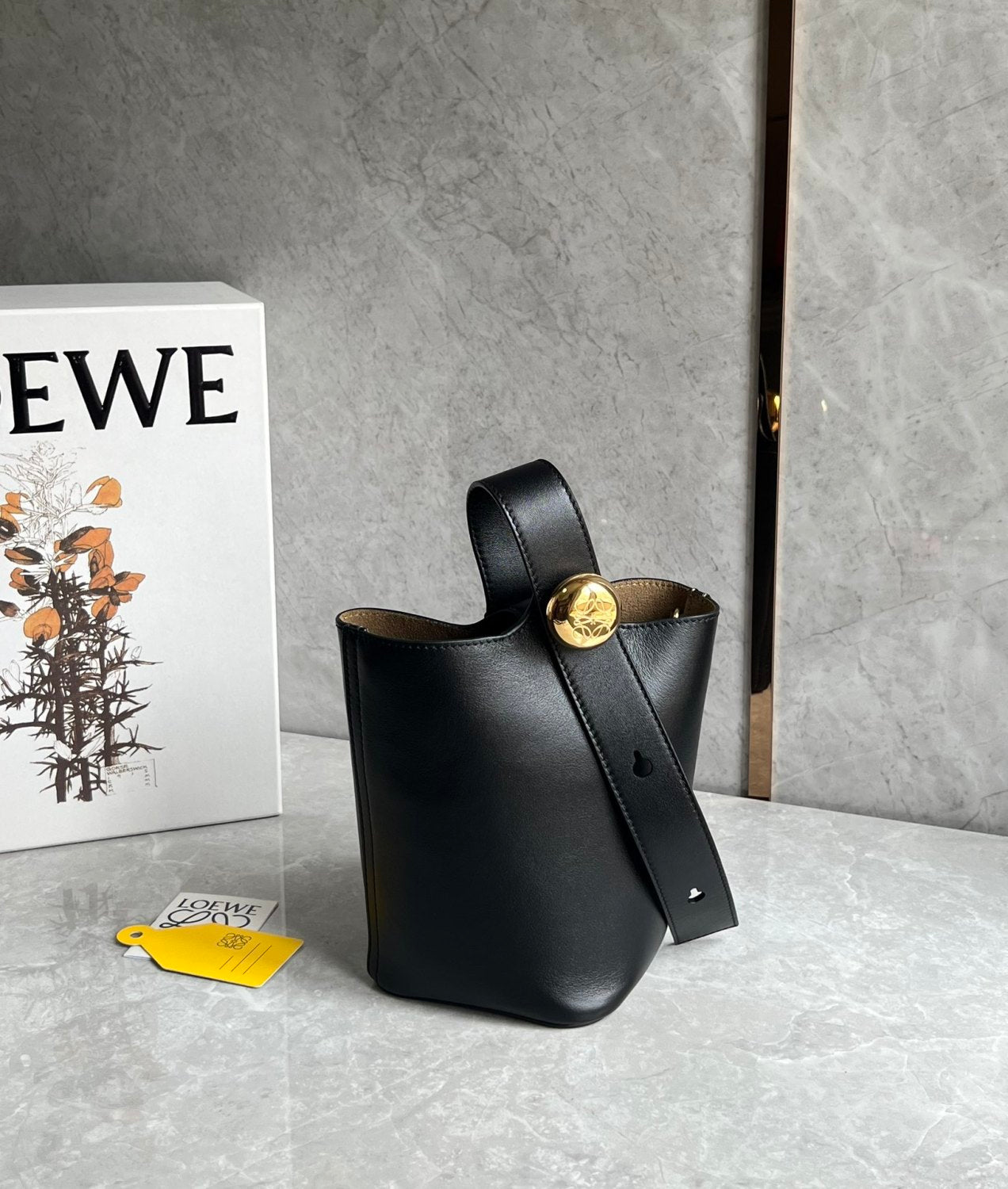 Loewe Mini Pebble Bucke #376317