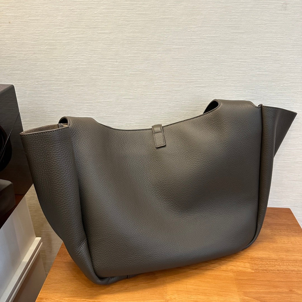 SAINT LAURENT LE 5 À 7 BEA Women's Adjustable Shoulder Strap Solid Color Smooth Leather Shoulder Handbag Bag Bags #76894