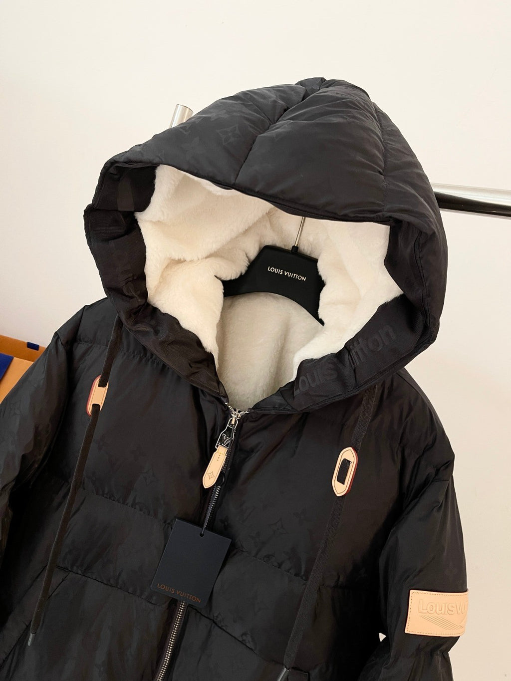 Louis Vuitton Men's Fall and Winter Letter Logo Print Drawstring Hooded Plush Lined Cotton Jacket #75554