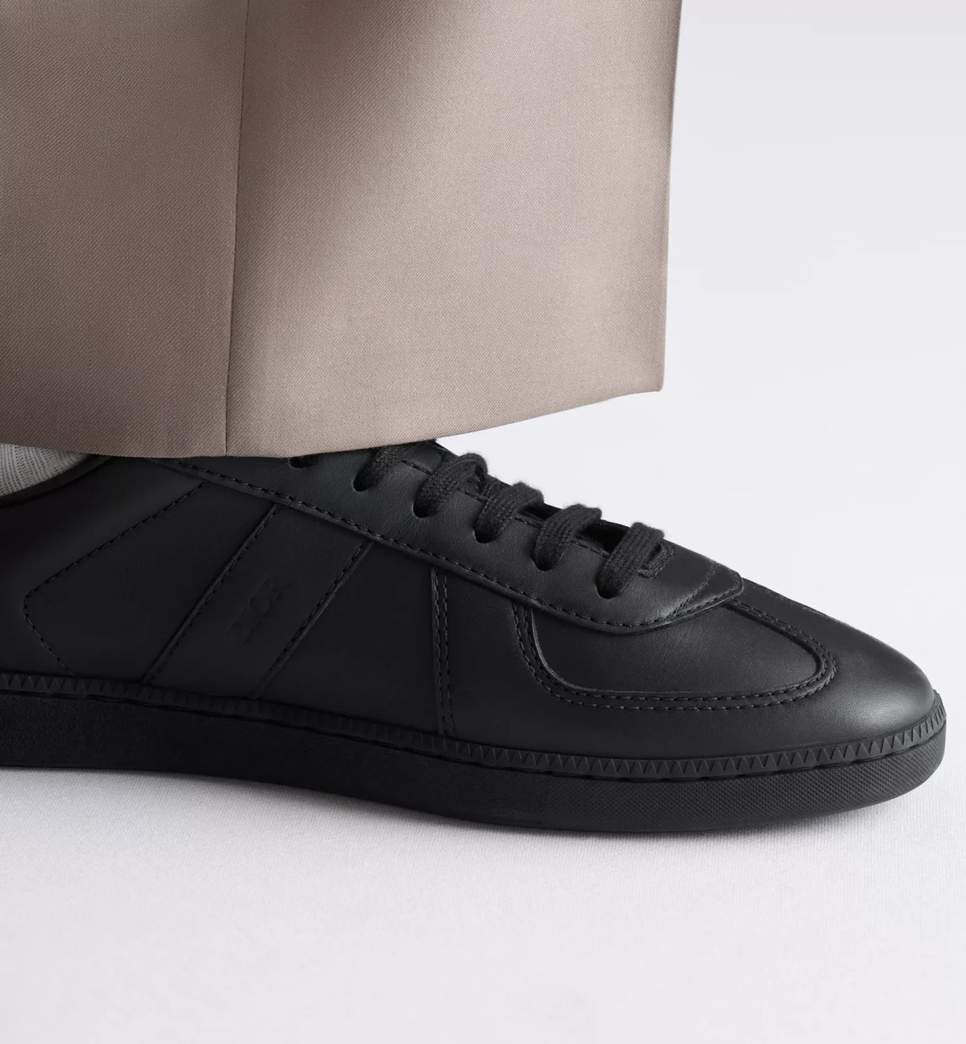 DIOR B01 Matchpoint Sneaker Black and White Smooth Calfskin with Gray Suede Calfskin #386986