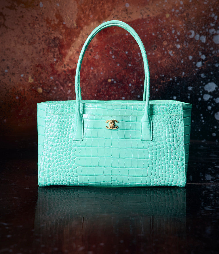 Chanel Spring/Summer 2026 Crocodile-Embossed Leather Handbag Classic Double C Metal Logo Stylish and Elegant Large-Capacity Clutch Bags Bag #195597