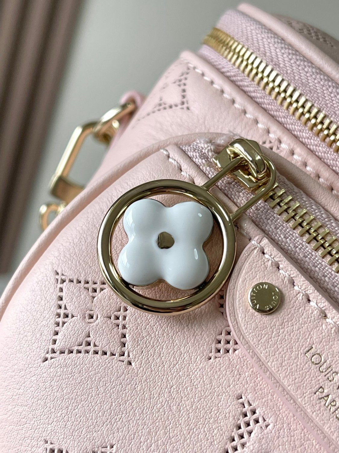 Louis Vuitton Mini Bumbag Flower Ring Women's Solid Colour Logo Print Soft Calfskin Handbag Shoulder Crossbody Bag Bags #76842