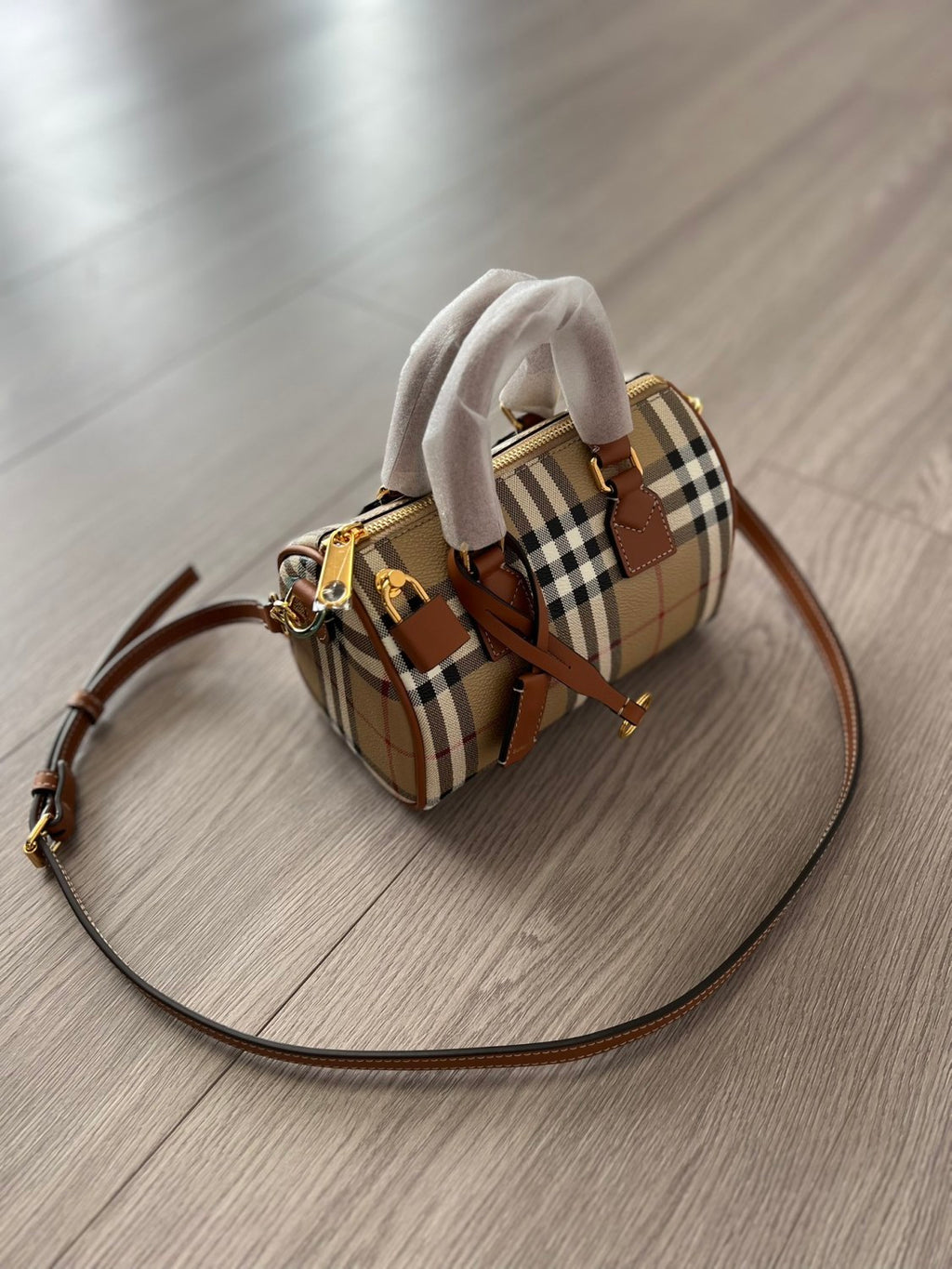 Burberry Women's Fashion Classic Letter Embossed Logo Adjustable Shoulder Strap Zipper Closure Mini Checkered Bowling Bag Bags 80713571 #79182
