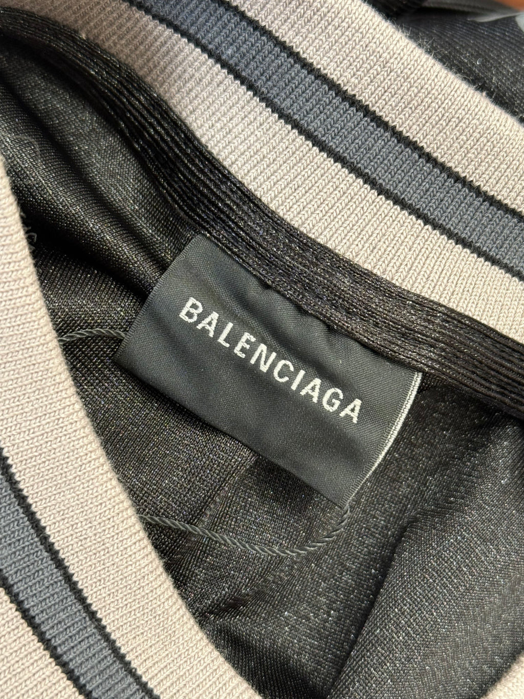 Balenciaga Men's 3b Football V-neck T-shirt Oversized #376175