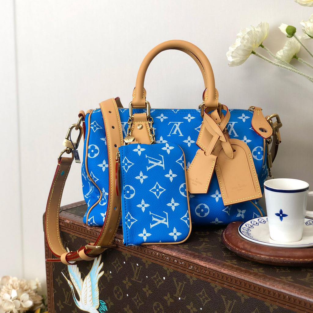 Louis Vuitton Women's Fashion Classic Sapphire Blue Logo Zipper Closure Leather Shoulder Bag Handbags In Small Medium And Large Sizes Crossbody Bag Bags #78656