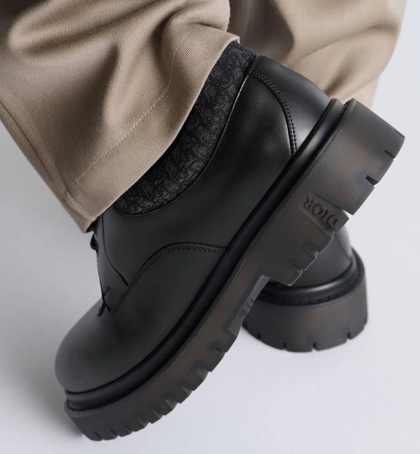DIOR Dior Explorer III Derby Shoe Black Smooth Calfskin and Black Dior Oblique Jacquard #336111