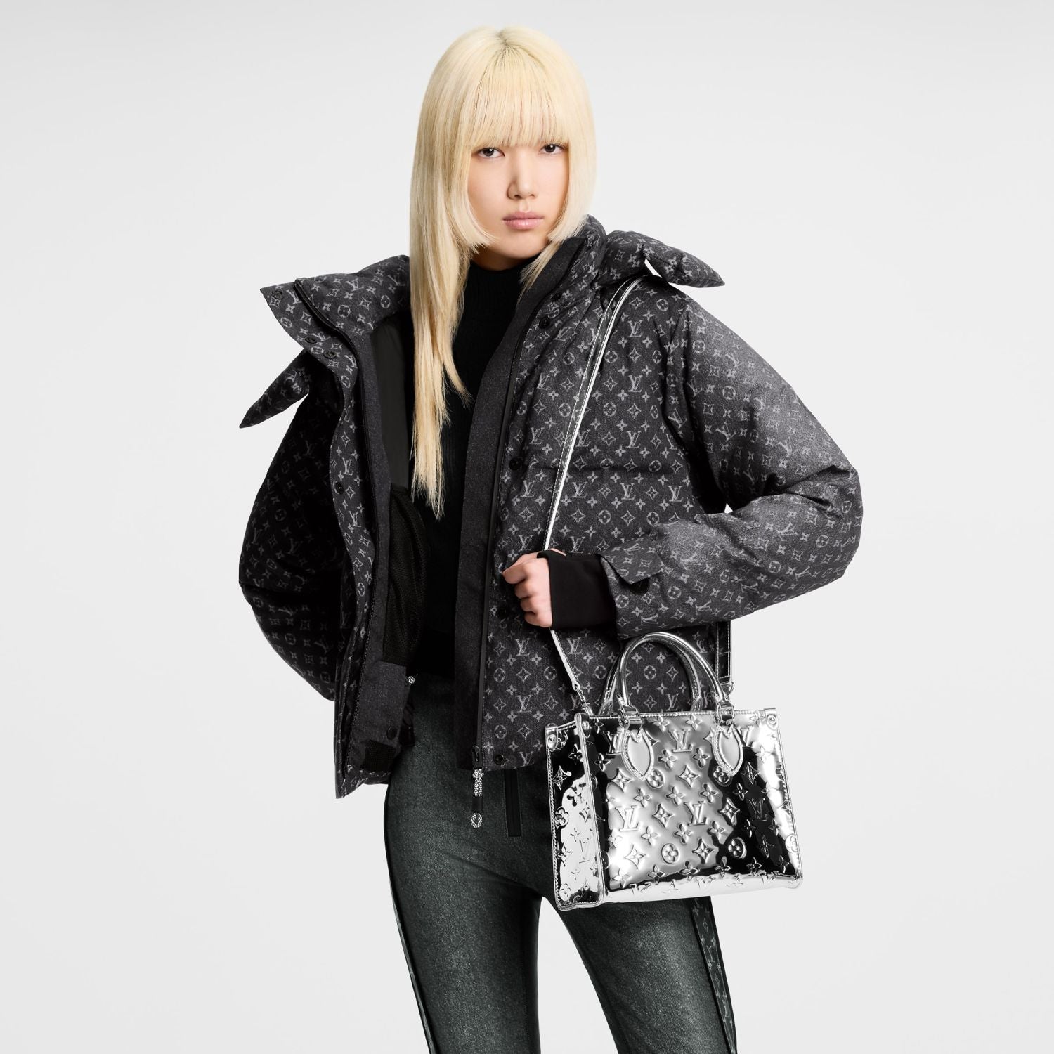 LOUIS VUITTON OnTheGo PM Monogram Canvas Women Handbags M26373 #376539
