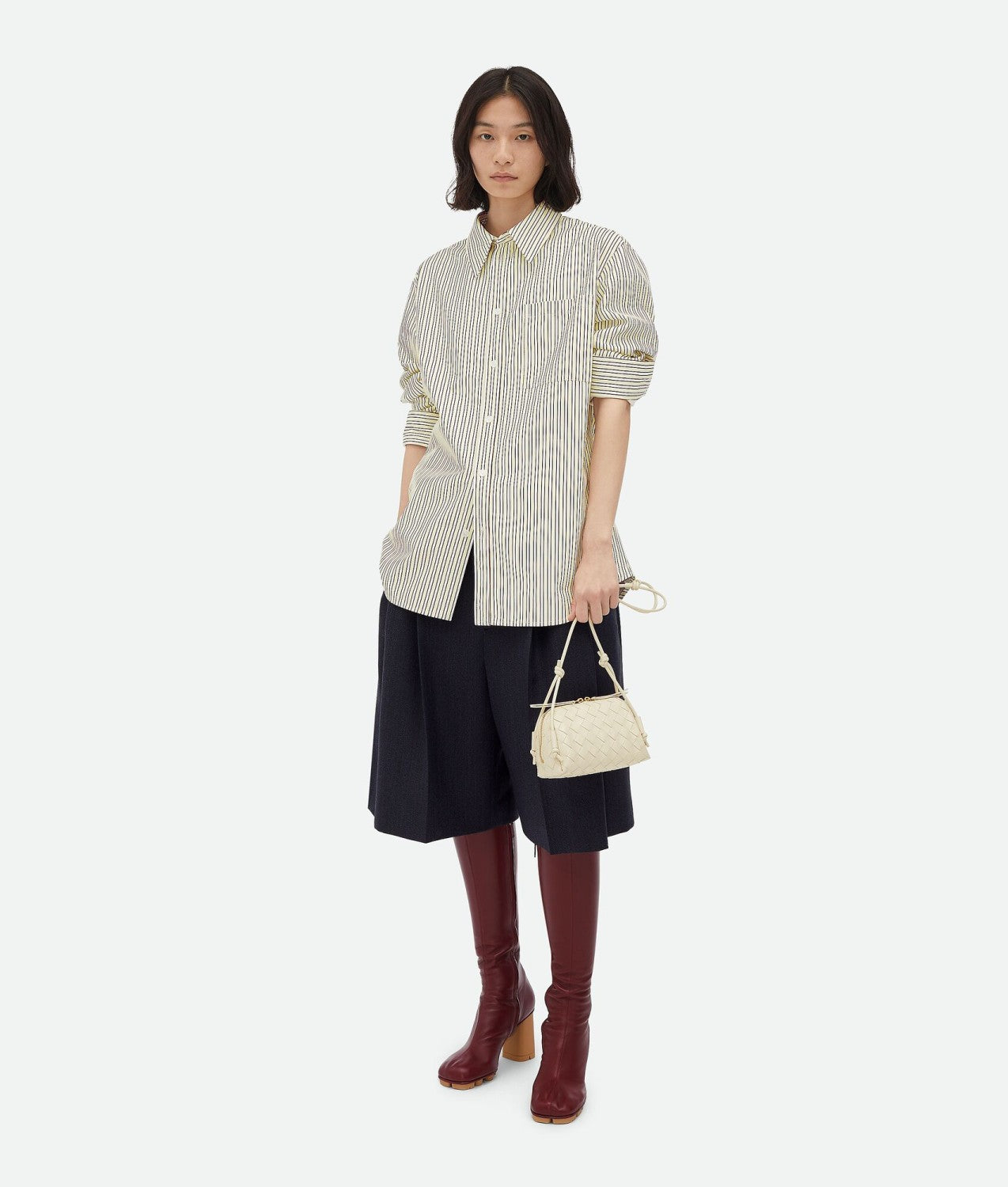 Bottega Veneta Women's Concert Intrecciato Weave Adjustable Tubular Shoulder Strap Sliding Knotted Sheepskin Clutch #332754