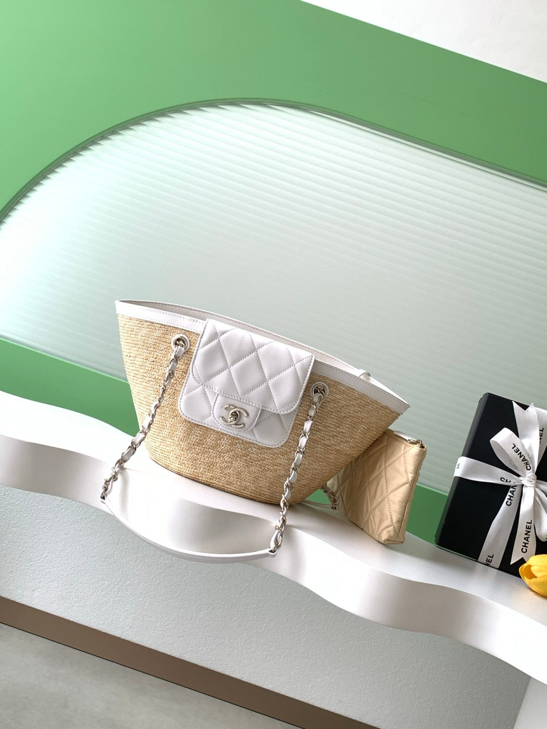 Chanel 26C Straw Basket Bag Lafite Grass White Leather Spliced Tote Bag # 371396