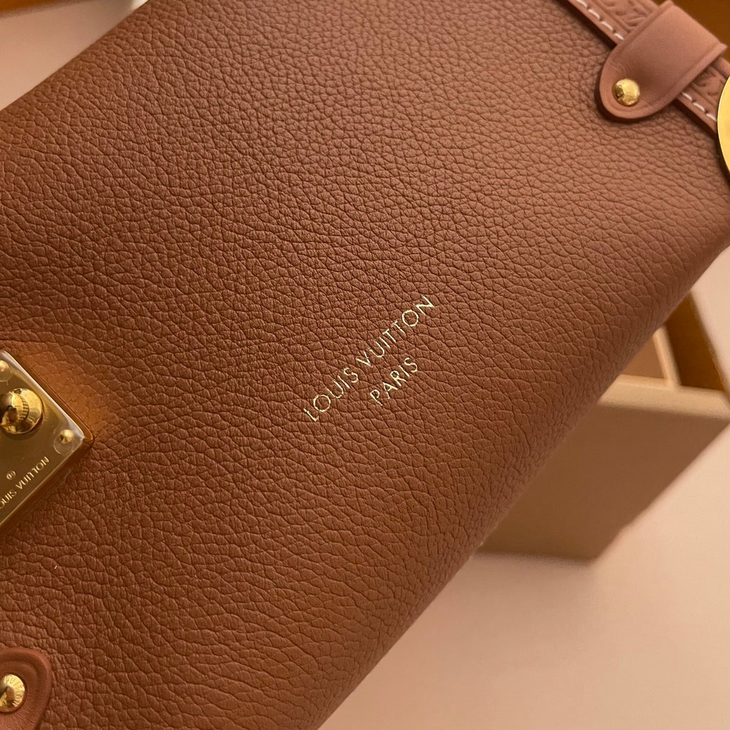 Louis Vuitton Side Trunk Women's Metal Accessory Zipper Closure Buckle Solid Color Cowhide Leather Shoulder Bag Crossbody Handbag Bags #77791