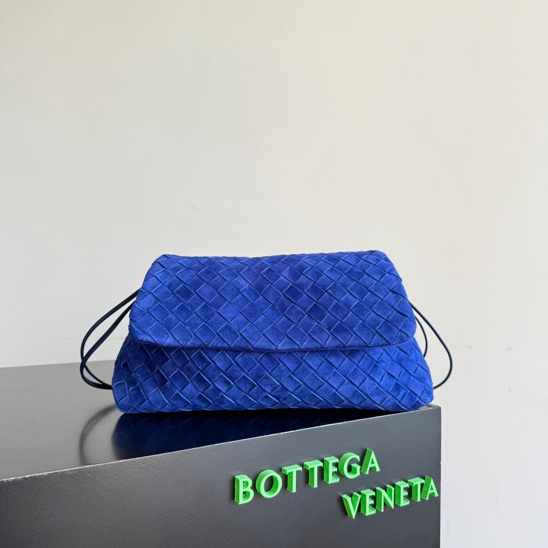 Bottega Veneta Dustbag Giorno Woven Suede Handbag With Drawstring And Clamshell Design Fashionable Elegant And Exquisite Clutch Bag Bags #195310