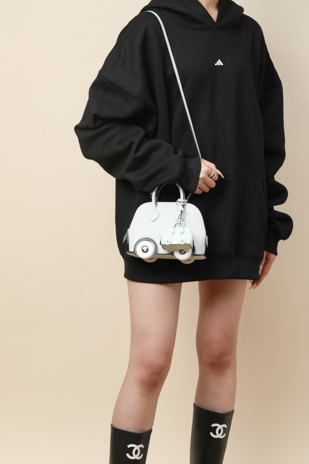 Hermes Limited Edition Bolide On Wheels Milkshake Silver Buckle B-Cut Crossbody Tire Bag Bags #82611A