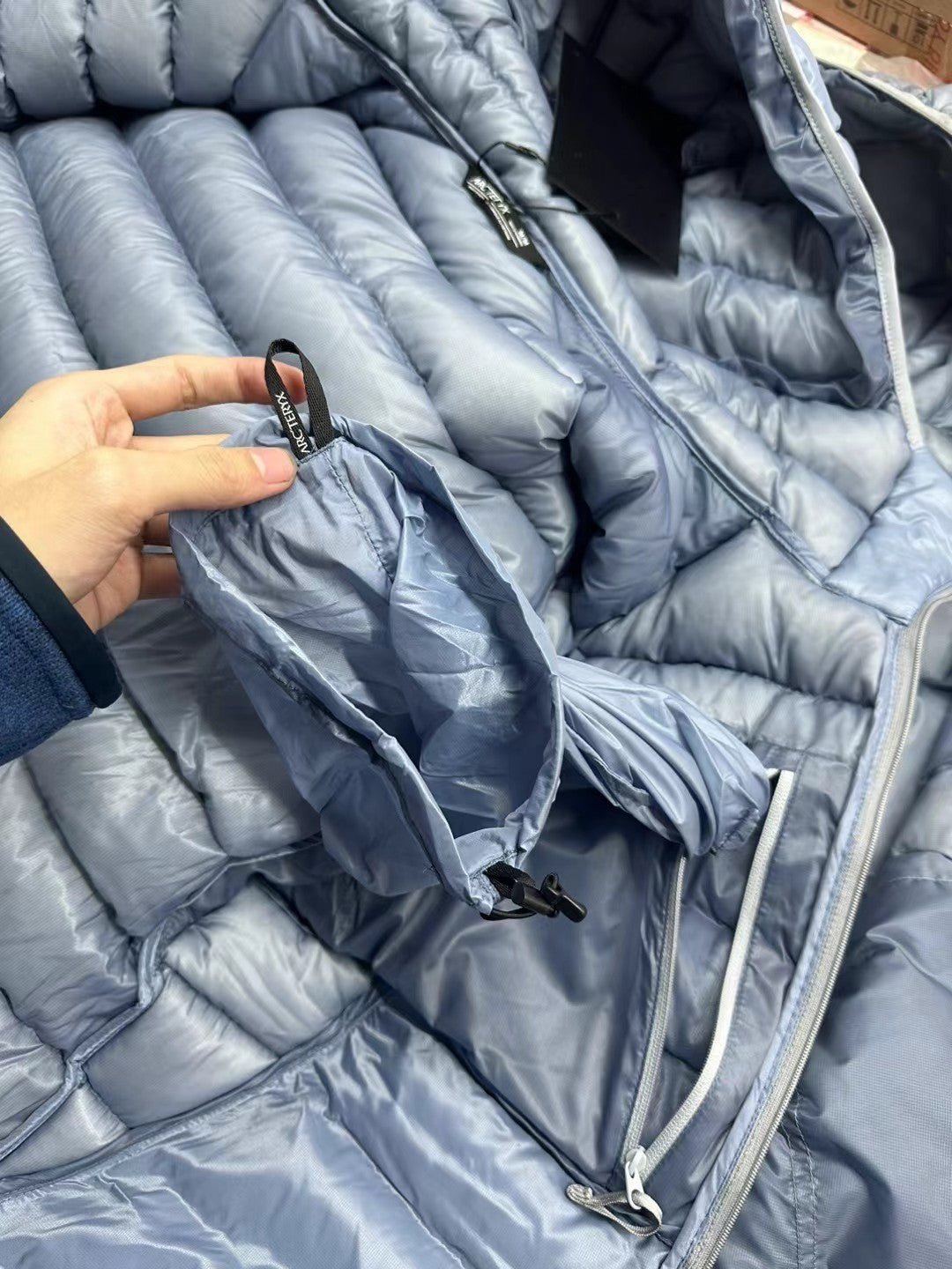Arcteryx Men's Solid Color Zipper Lightweight Goose Down Windproof Long Sleeve Hooded Puffer Down Jacket #71889