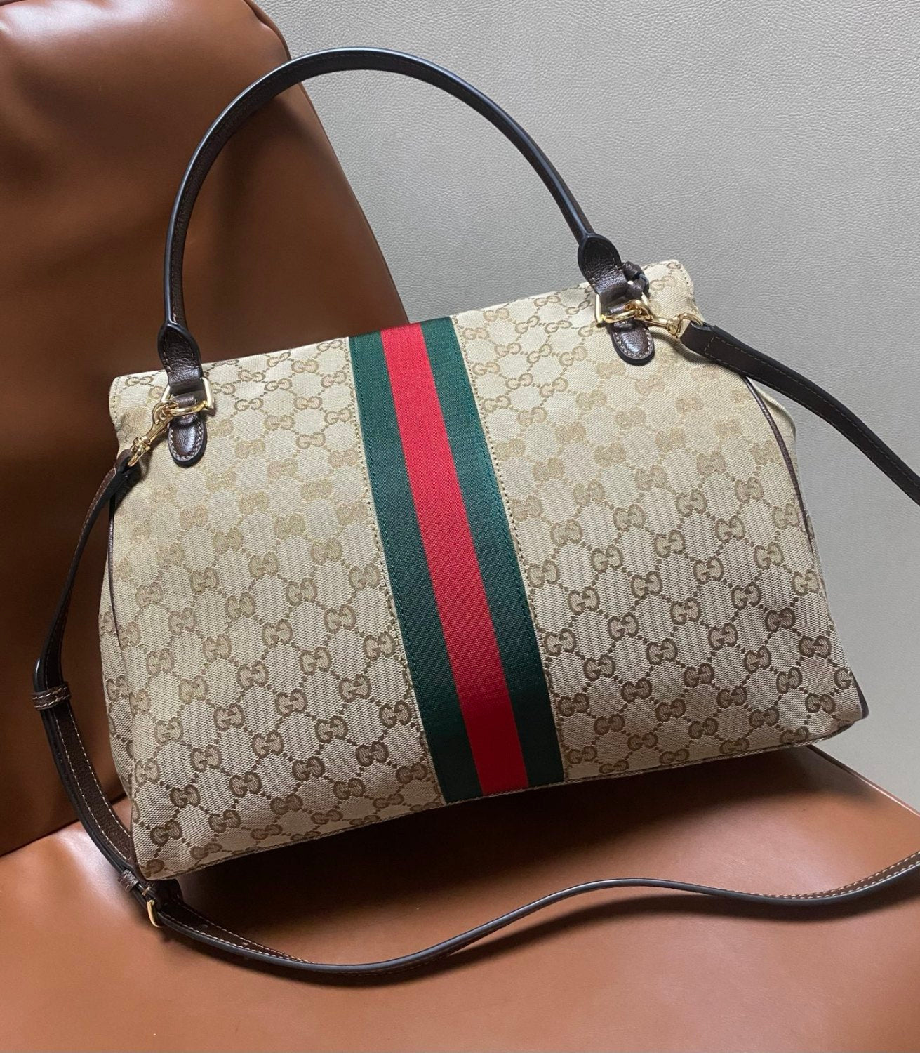 GUCCI Paparazzo Large Top Handle Bag Leather #383704