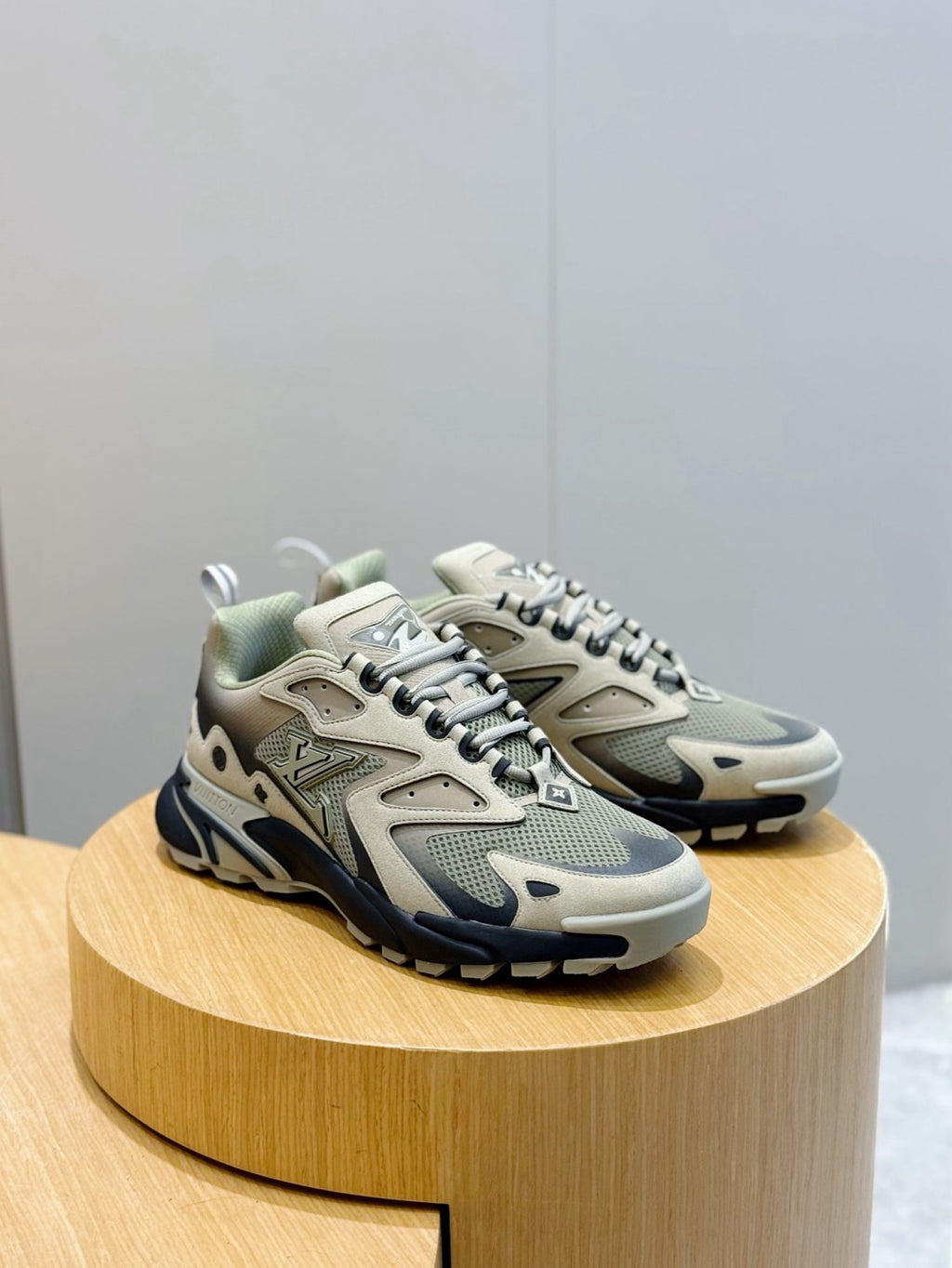 LOUIS VUITTON LV Runner Tatic Sneaker Shoes #376377