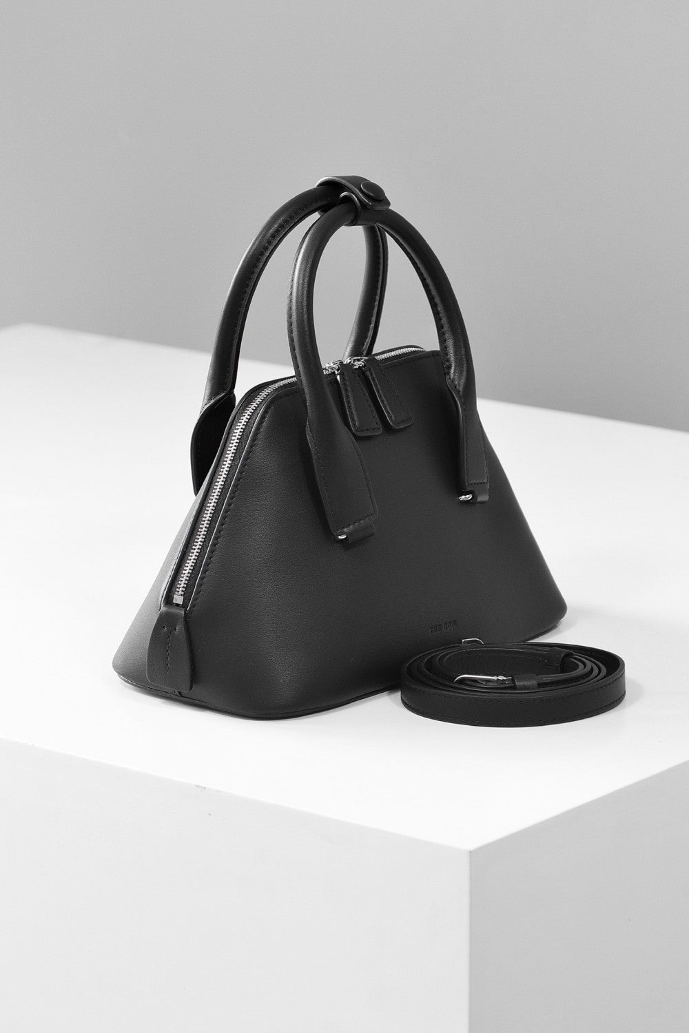 The Row Devon Women's Solid Color Adjustable Shoulder Strap Zipper Closure Calfskin Handbag Shoulder Crossbody Bag Bags #76519