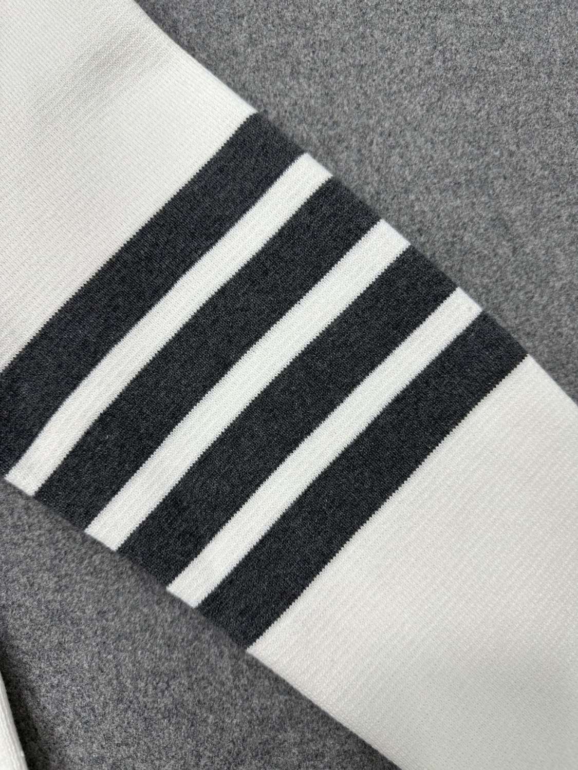 Thom Browne Men's Spring. Autumn And Winter Round Neck Solid Color Cotton Striped Long Sleeve Pullover Knitted Sweater Ngvp #1944