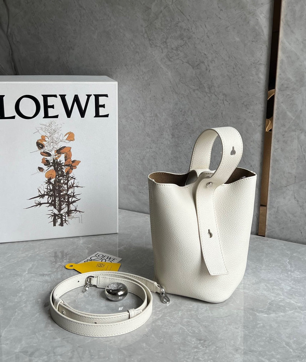 Loewe Mini Pebble Bucke #376317
