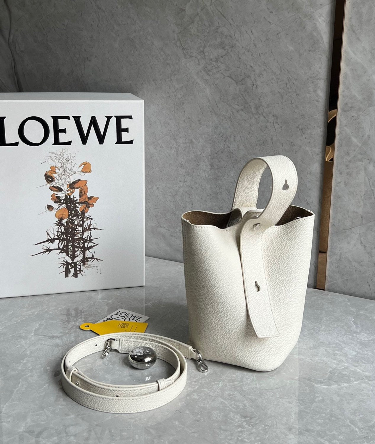 Loewe Mini Pebble Bucke #376317