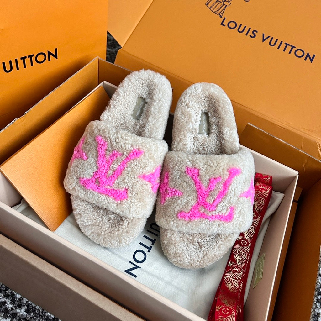 Louis Vuitton Women's Fall/Winter Fashion Casual Round Toe Open Toe Flat Thong Wool Slippers Shoes #78811