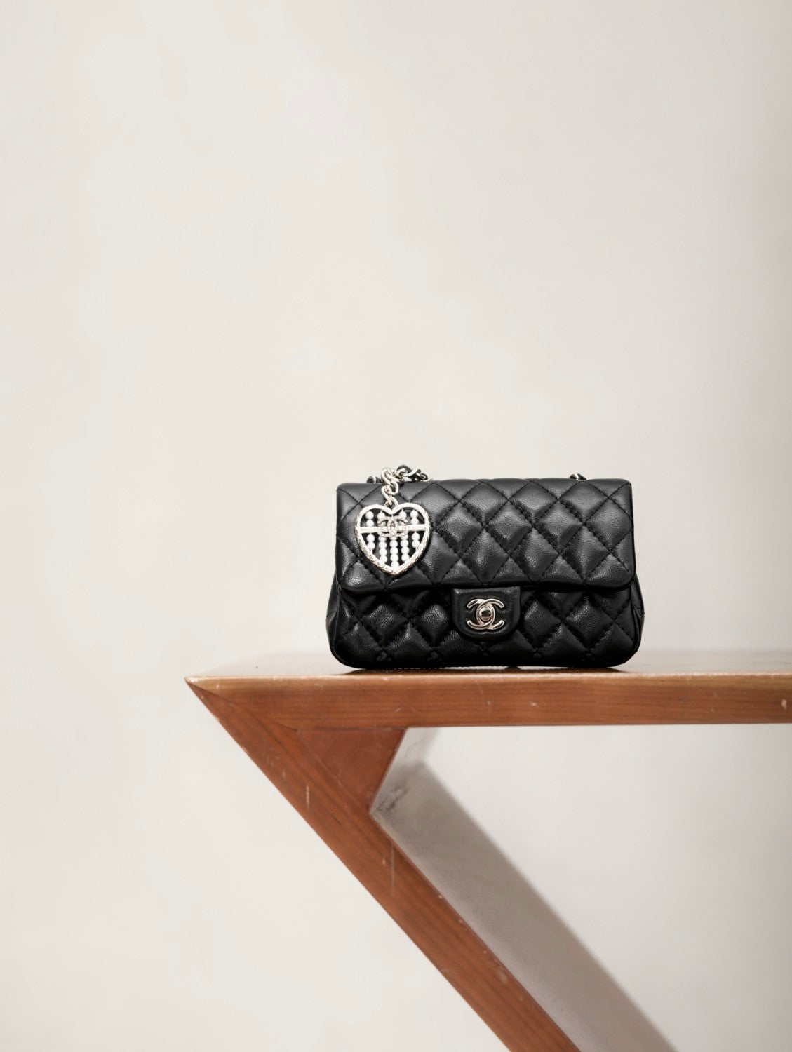 Chanel Women's Solid Color Chain Strap Flap Leather Mini Pendant Bag Bags AP4760-B21223-U0509 #77494