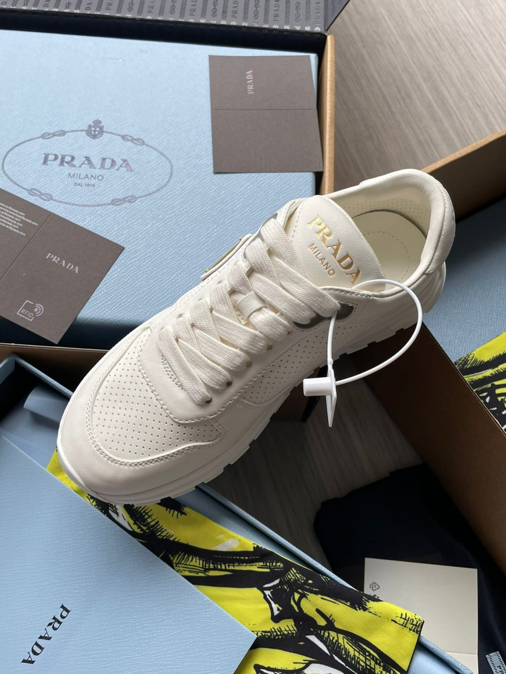Prada Men's And Women's Spring/Summer Fashion Casual Round Toe Lace Up Enamel Triangle Metal Logo Leather Low Top Casual Sneakers  Shoes #78337